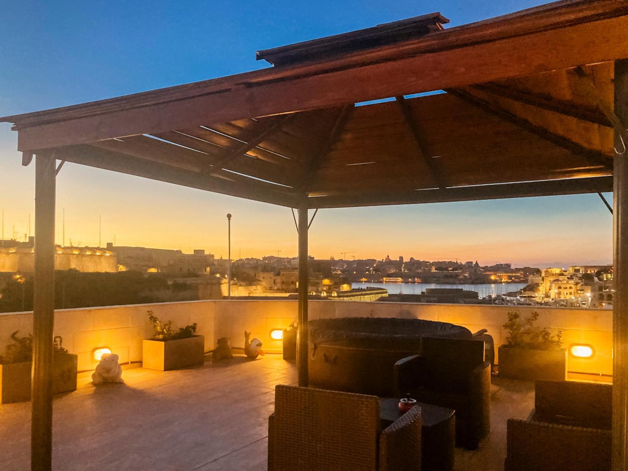 Valletta And Grand Harbour Lookout Калкара Экстерьер фото